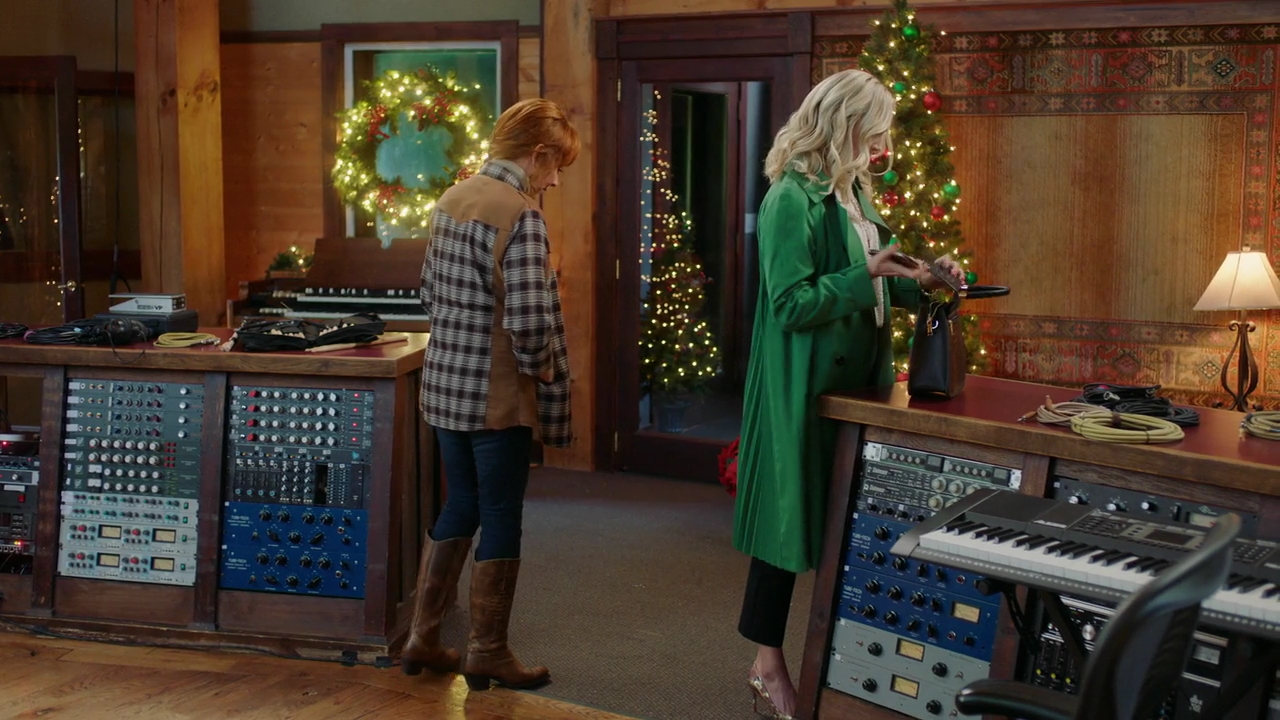VampireDiariesWorld-dot-nl_ChristmasInTune0792.jpg