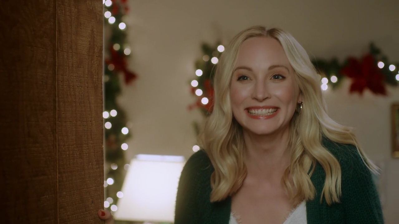 VampireDiariesWorld-dot-nl_ChristmasInTune3268.jpg VampireDiariesWorld-dot-nl_ChristmasInTune3268.jpg