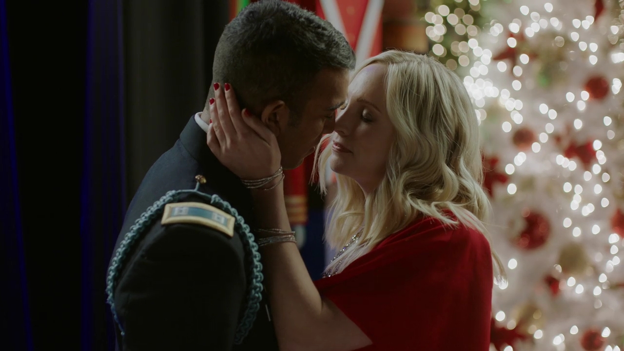 VampireDiariesWorld-dot-nl_ChristmasInTune4454.jpg VampireDiariesWorld-dot-nl_ChristmasInTune4454.jpg