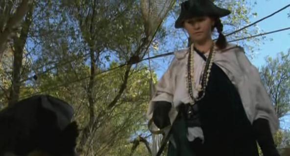 VampireDiariesWorld-dot-org_PirateCamp3917.jpg