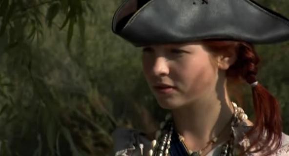 VampireDiariesWorld-dot-org_PirateCamp4184.jpg