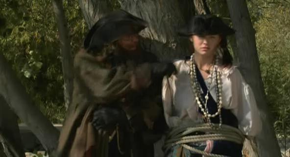 VampireDiariesWorld-dot-org_PirateCamp4425.jpg
