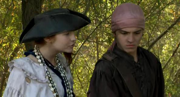 VampireDiariesWorld-dot-org_PirateCamp4695.jpg