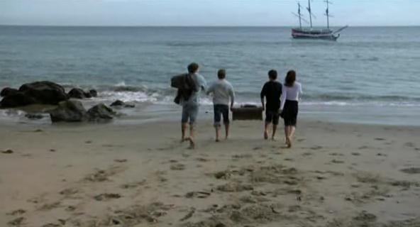 VampireDiariesWorld-dot-org_PirateCamp4876.jpg