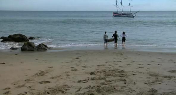 VampireDiariesWorld-dot-org_PirateCamp4884.jpg