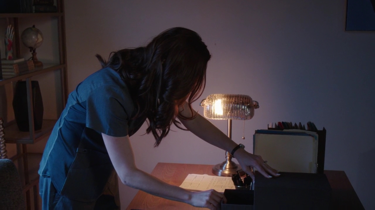 VampireDiariesWorld-dot-nl_SuitcaseKillerTheMelanieMcGuireStory2311.jpg