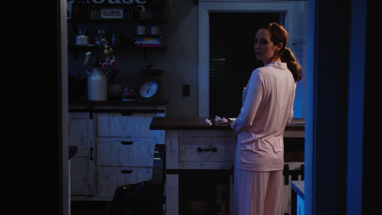 VampireDiariesWorld-dot-nl_SuitcaseKillerTheMelanieMcGuireStory2337.jpg