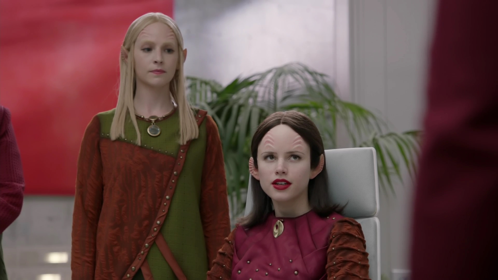 VampireDiariesWorld-dot-nl_TheOrville2x03-1196.jpg