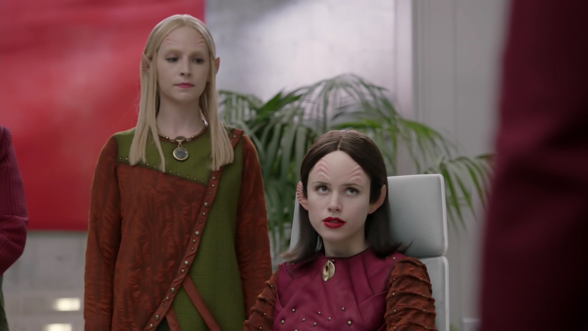 VampireDiariesWorld-dot-nl_TheOrville2x03-1197.jpg