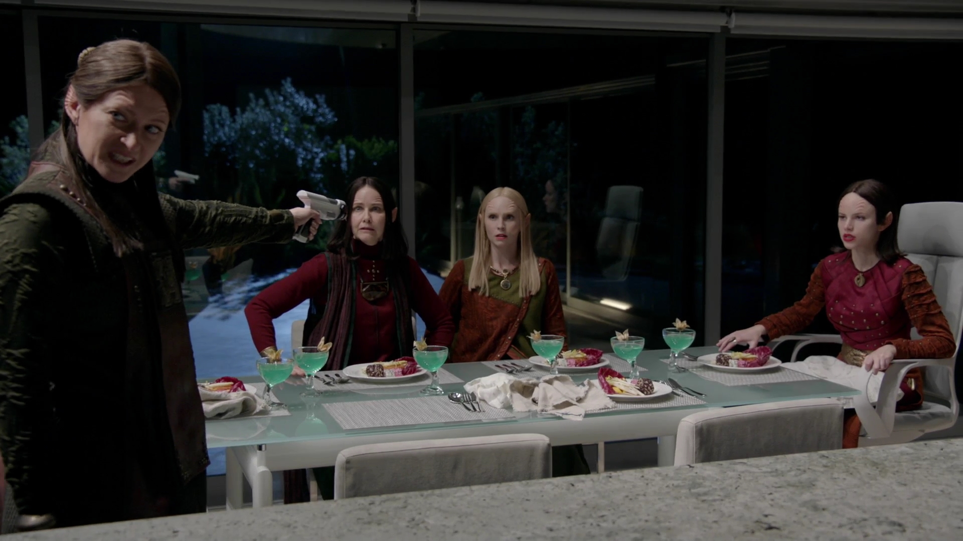 VampireDiariesWorld-dot-nl_TheOrville2x03-1567.jpg