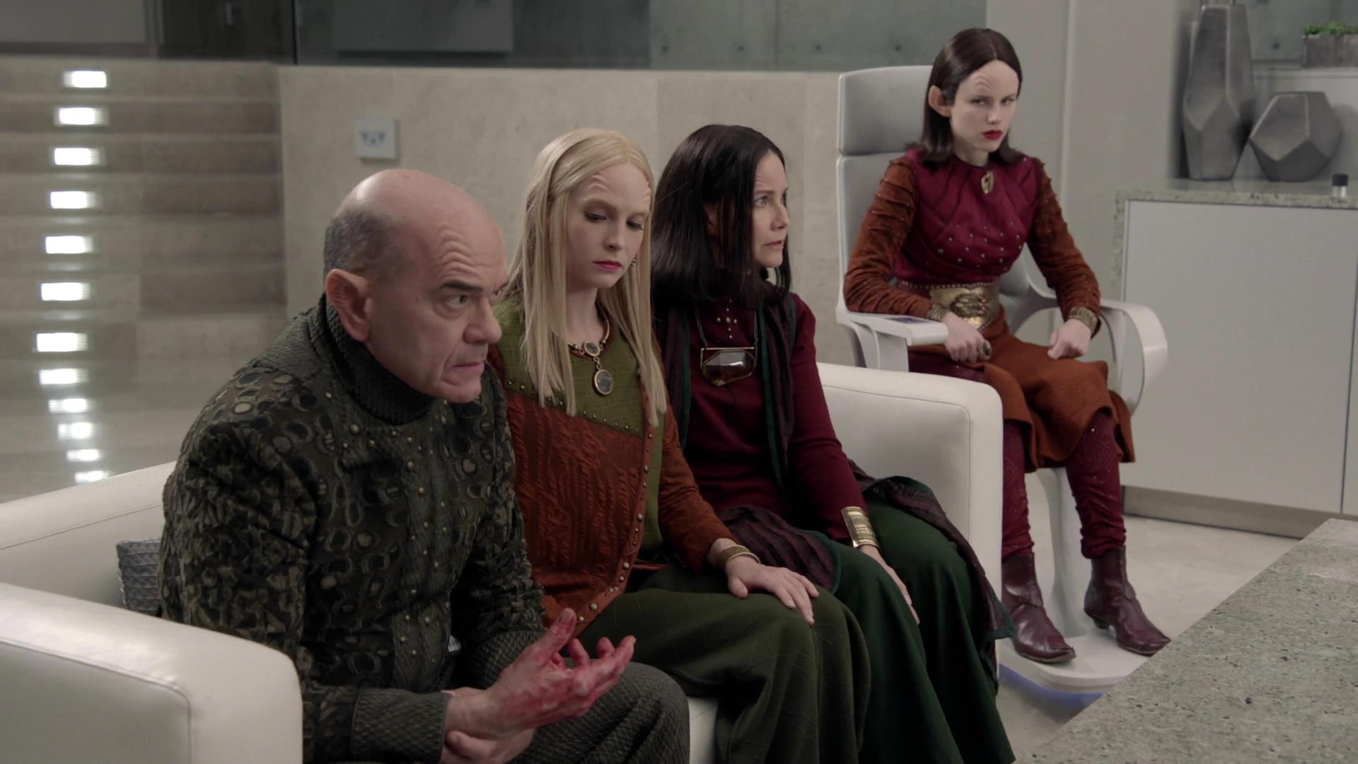 VampireDiariesWorld-dot-nl_TheOrville2x03-1616.jpg