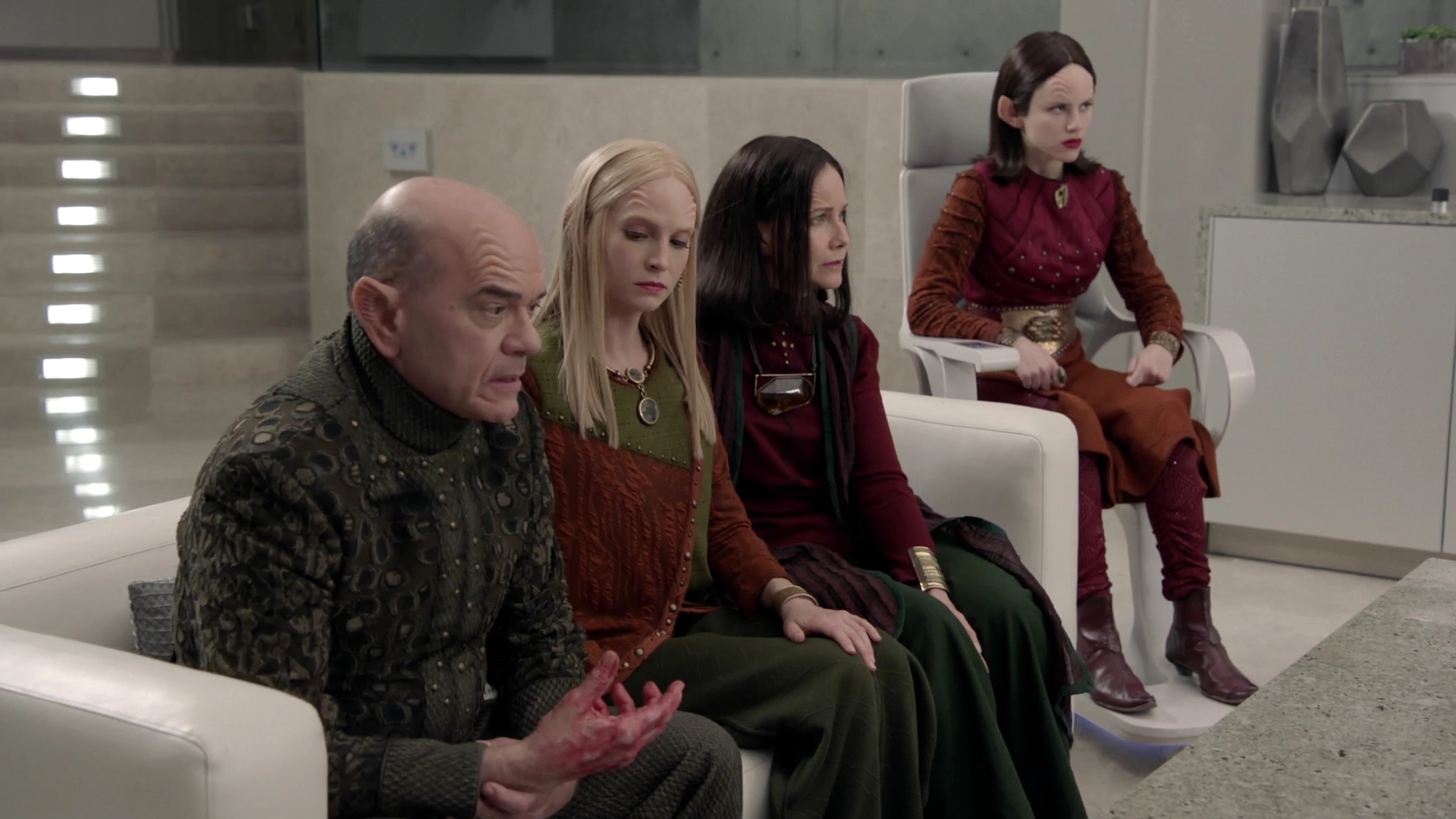 VampireDiariesWorld-dot-nl_TheOrville2x03-1618.jpg