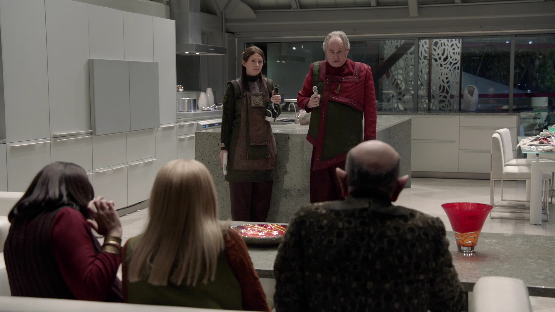 VampireDiariesWorld-dot-nl_TheOrville2x03-1623.jpg