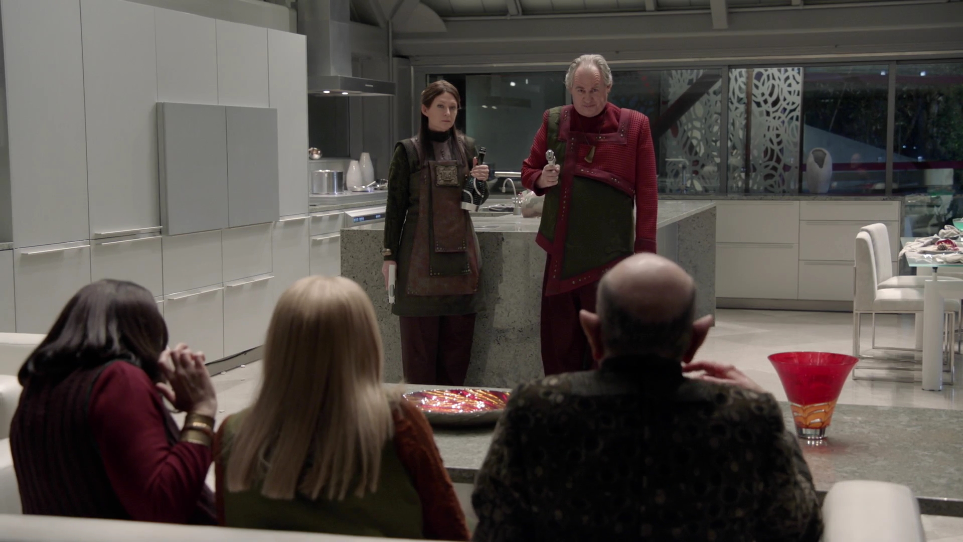 VampireDiariesWorld-dot-nl_TheOrville2x03-1624.jpg