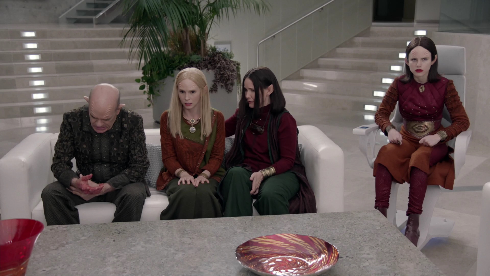 VampireDiariesWorld-dot-nl_TheOrville2x03-1634.jpg