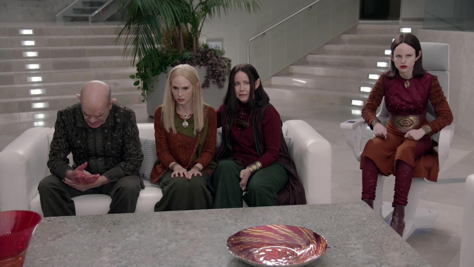 VampireDiariesWorld-dot-nl_TheOrville2x03-1636.jpg
