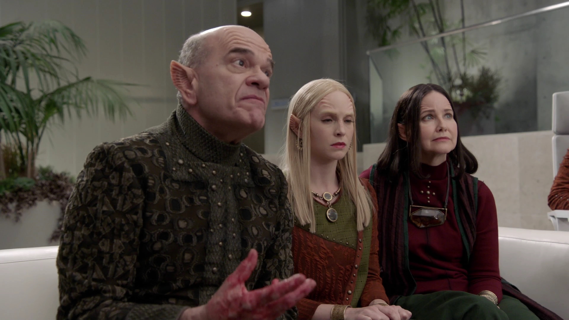 VampireDiariesWorld-dot-nl_TheOrville2x03-1724.jpg