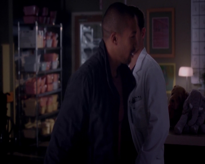 VampireDiariesWorld-dot-NL_GreysAnatomy9x18-2275.jpg
