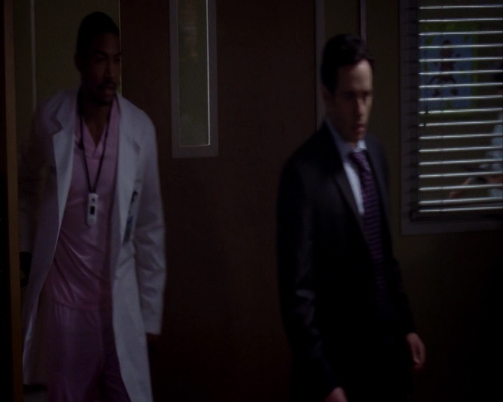 vampirediariesworld-dot-nl_GreysAnatomy9x1900709.jpg