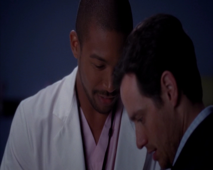 vampirediariesworld-dot-nl_GreysAnatomy9x1900731.jpg