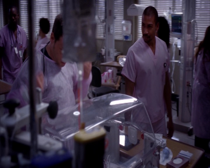 vampirediariesworld-dot-nl_GreysAnatomy9x21-01645.jpg