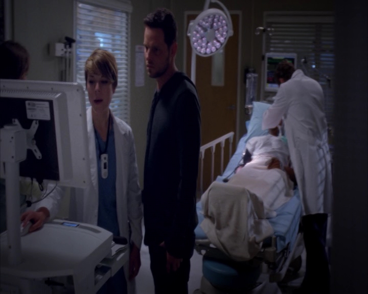 VampireDiariesWorld-dot-nl_GreysAnatomy9x23-0455.jpg