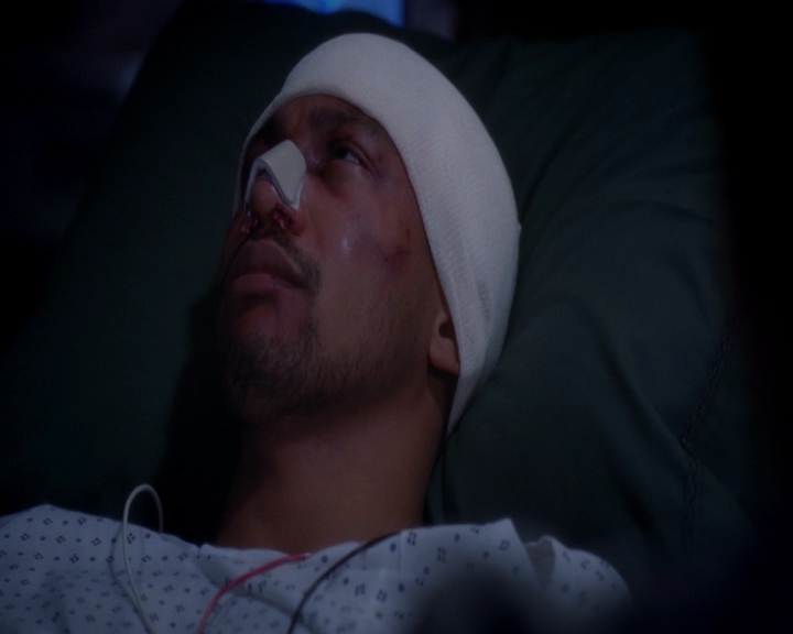 VampireDiariesWorld-dot-nl_GreysAnatomy9x23-1066.jpg