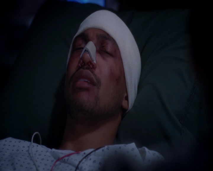 VampireDiariesWorld-dot-nl_GreysAnatomy9x23-1079.jpg