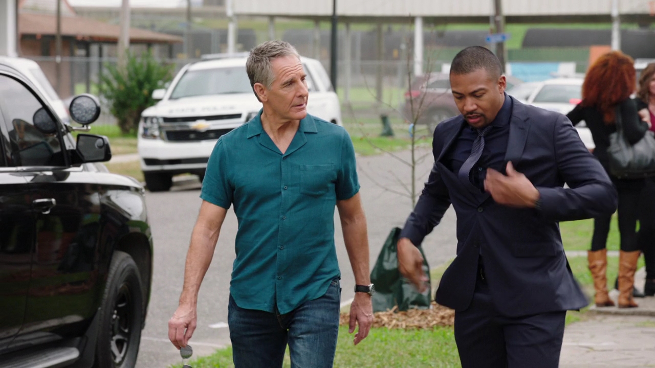 VampireDiariesWorld-dot-nl_NCIS-NewOrleans6x17-0908.jpg