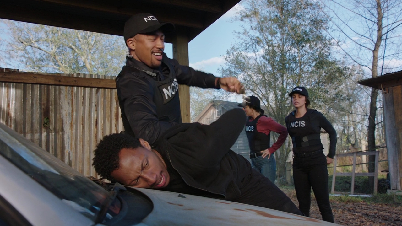 VampireDiariesWorld-dot-nl_NCIS-NewOrleans6x17-1876.jpg