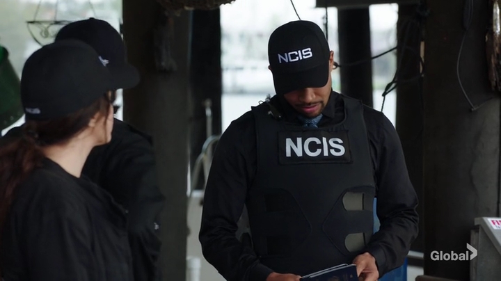 VampirediariesWorld-dot-nl_NCIS-NewOrleans6x19-2015.jpg