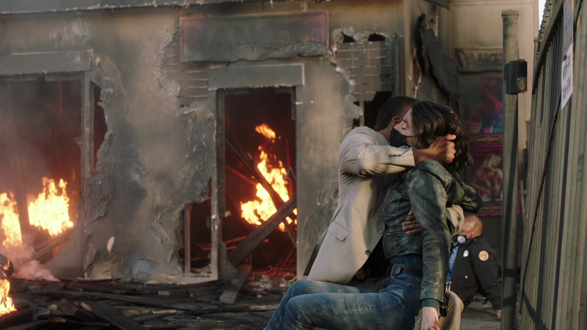 VampireDiariesWorld-dot-nl_NCISNewOrleans7x13-0101.jpg