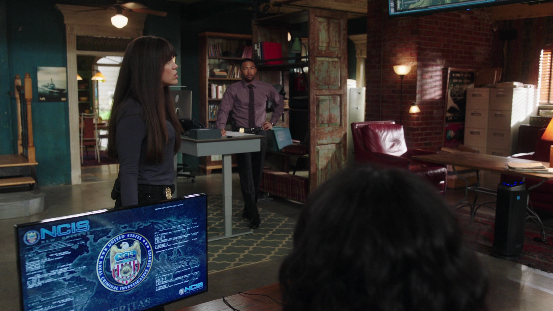 VampireDiariesWorld-dot-nl_NCISNewOrleans7x13-0912.jpg
