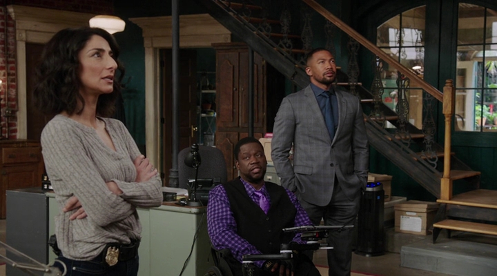 VampireDiariesWorld-dot-nl_NCISNewOrleans7x15-0799.jpg