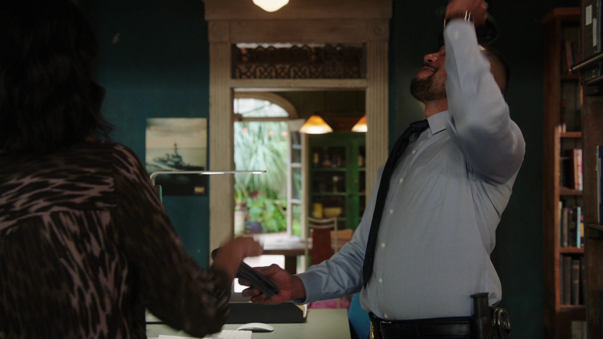 VampireDiariesWorld-dot-nl_NCIS-NewOrleans7x16-1267.jpg