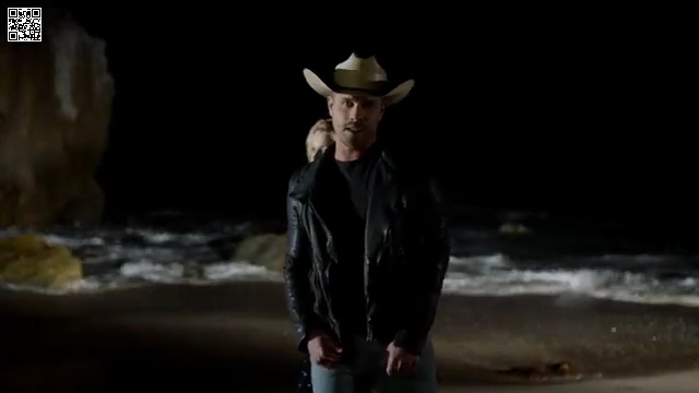 VampireDiariesWorld-dot-nl_DustinLynch-SmallTownBoy0530.jpg