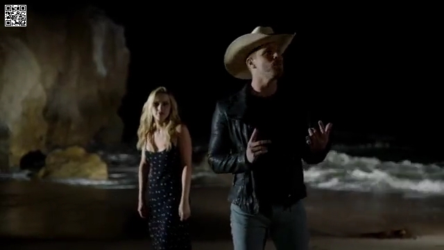 VampireDiariesWorld-dot-nl_DustinLynch-SmallTownBoy0537.jpg