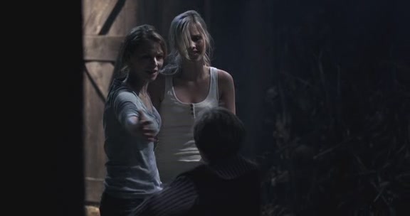 VampireDiairiesWorld-dot-org_TheMessenger2-TheScarecrow5079.jpg