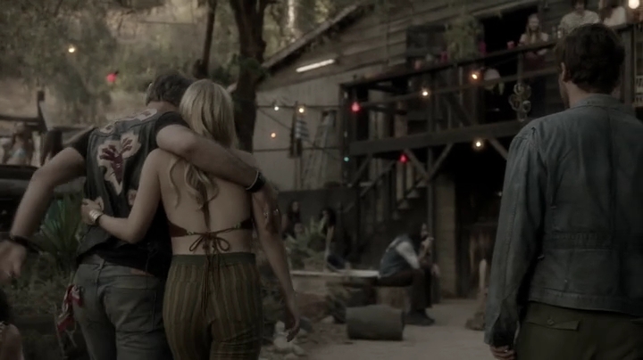 VampireDiariesWorld-dot-org_Aquarius1x03-0792.jpg
