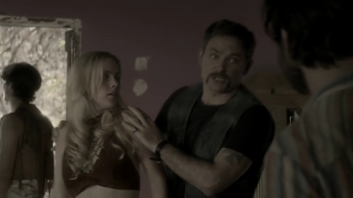 VampireDiariesWorld-dot-org_Aquarius1x03-0884.jpg