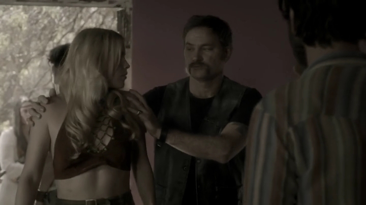 VampireDiariesWorld-dot-org_Aquarius1x03-0885.jpg