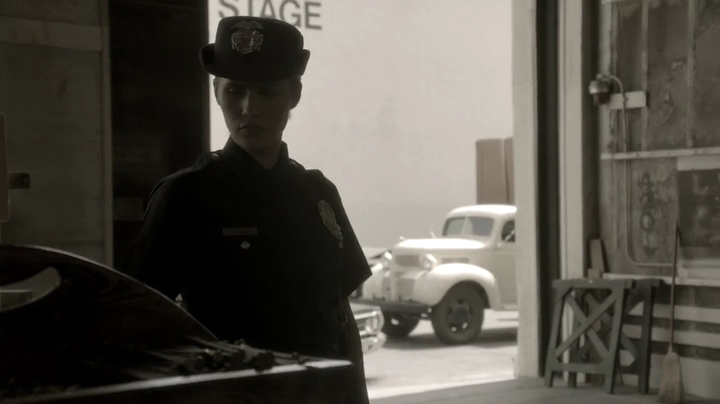 VampireDiariesWorld-dot-org_Aquarius1x07-1128.jpg