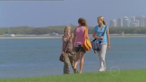 VampireDiariesWorld-dot-Org_H2OJustAddWaterS01E02-0311.jpg