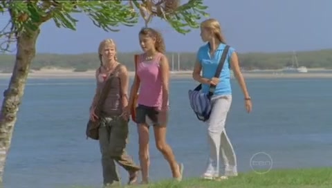 VampireDiariesWorld-dot-Org_H2OJustAddWaterS01E02-0319.jpg