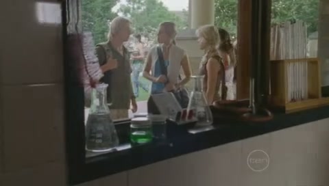 VampireDiariesWorld-dot-Org_H2OJustAddWaterS01E03-0255.jpg