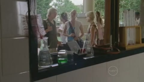 VampireDiariesWorld-dot-Org_H2OJustAddWaterS01E03-0256.jpg