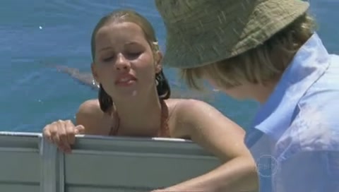 VampireDiariesWorld-dot-Org_H2OJustAddWaterS01E04-0125.jpg