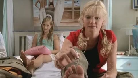 VampireDiariesWorld-dot-Org_H2OJustAddWaterS01E04-0410.jpg