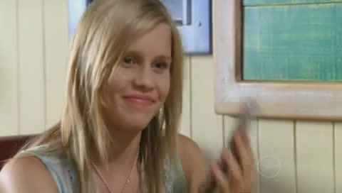 VampireDiariesWorld-dot-Org_H2OJustAddWaterS01E04-0516.jpg