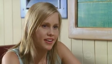 VampireDiariesWorld-dot-Org_H2OJustAddWaterS01E04-0519.jpg